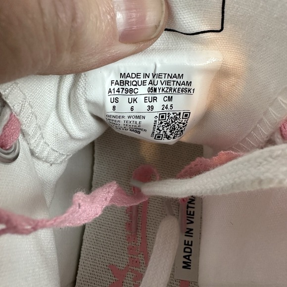 New Womens Converse Chuck Taylor All Star High Valentine's Day Shoes Size 8 M - Picture 8 of 8